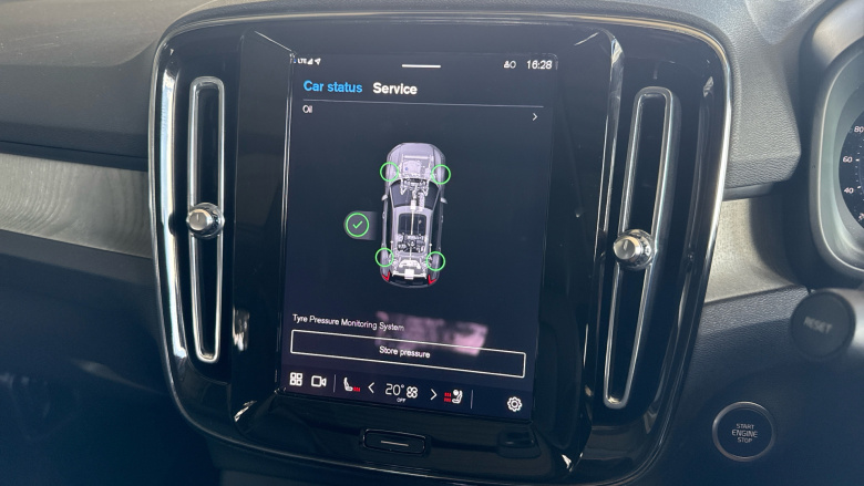 Volvo XC40 2.0 B4P Ultra Dark 5dr Auto Petrol Estate